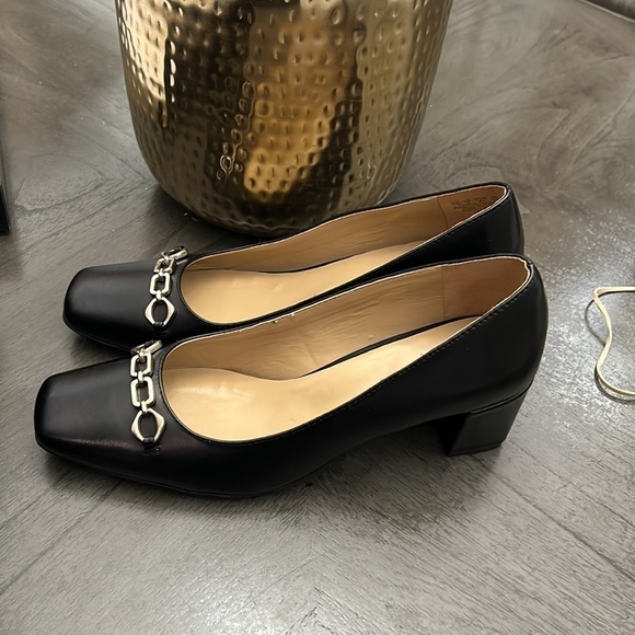 NATURALIZER Kyla Pumps (WIDE) - Picture 6 of 11